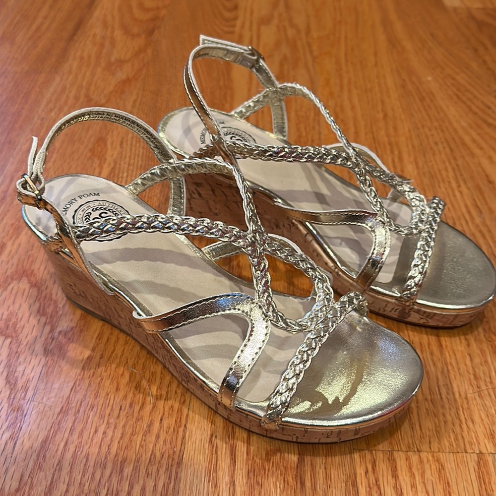 Girls wedge sandals